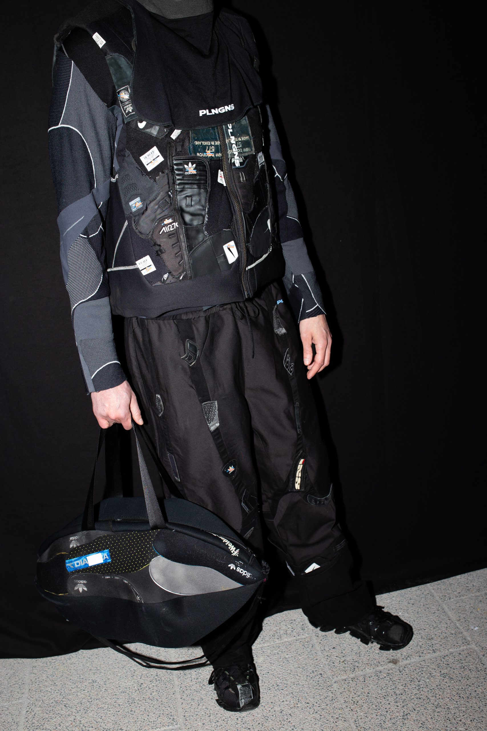 PLNGNS VEST MADE OF SNEAKER TONGUES - Image 4