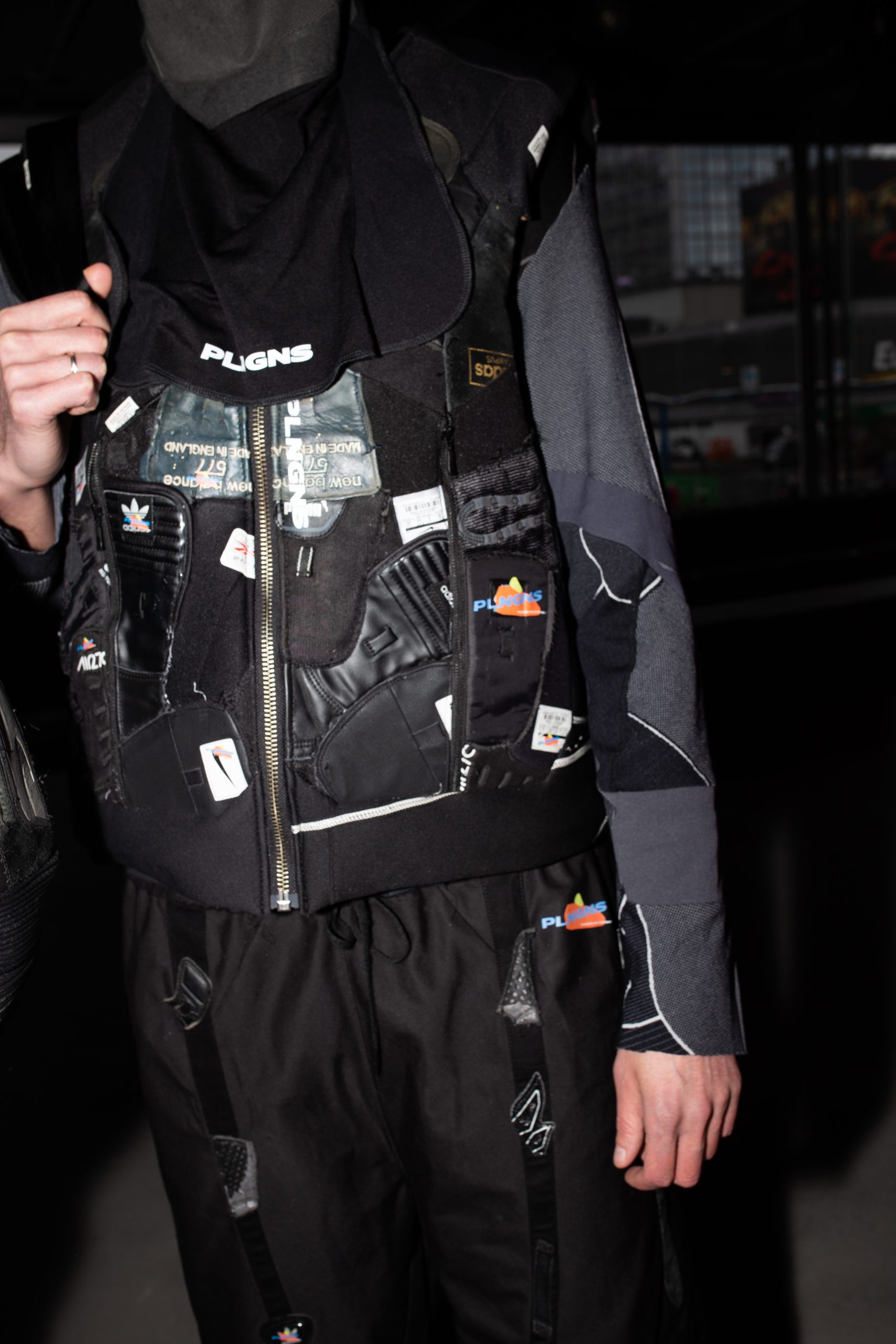 PLNGNS VEST MADE OF SNEAKER TONGUES - Image 3
